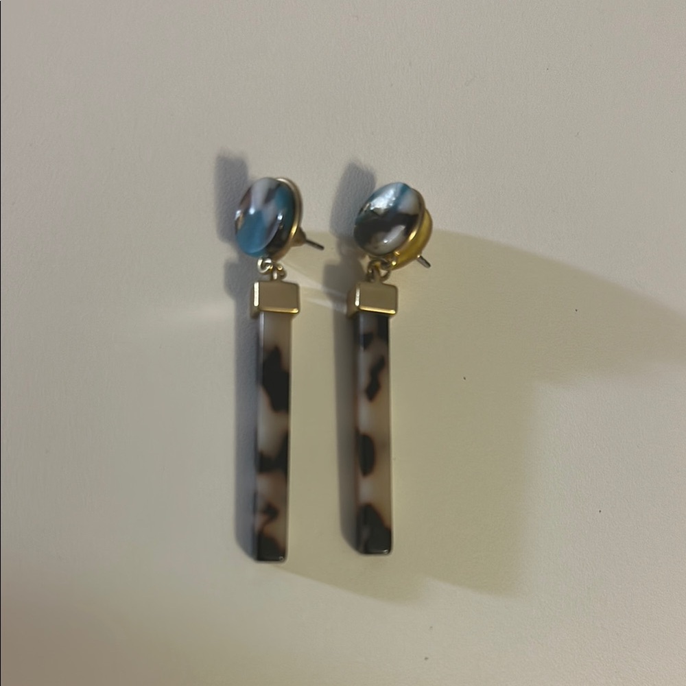 Elegant Gold and Black Earrings